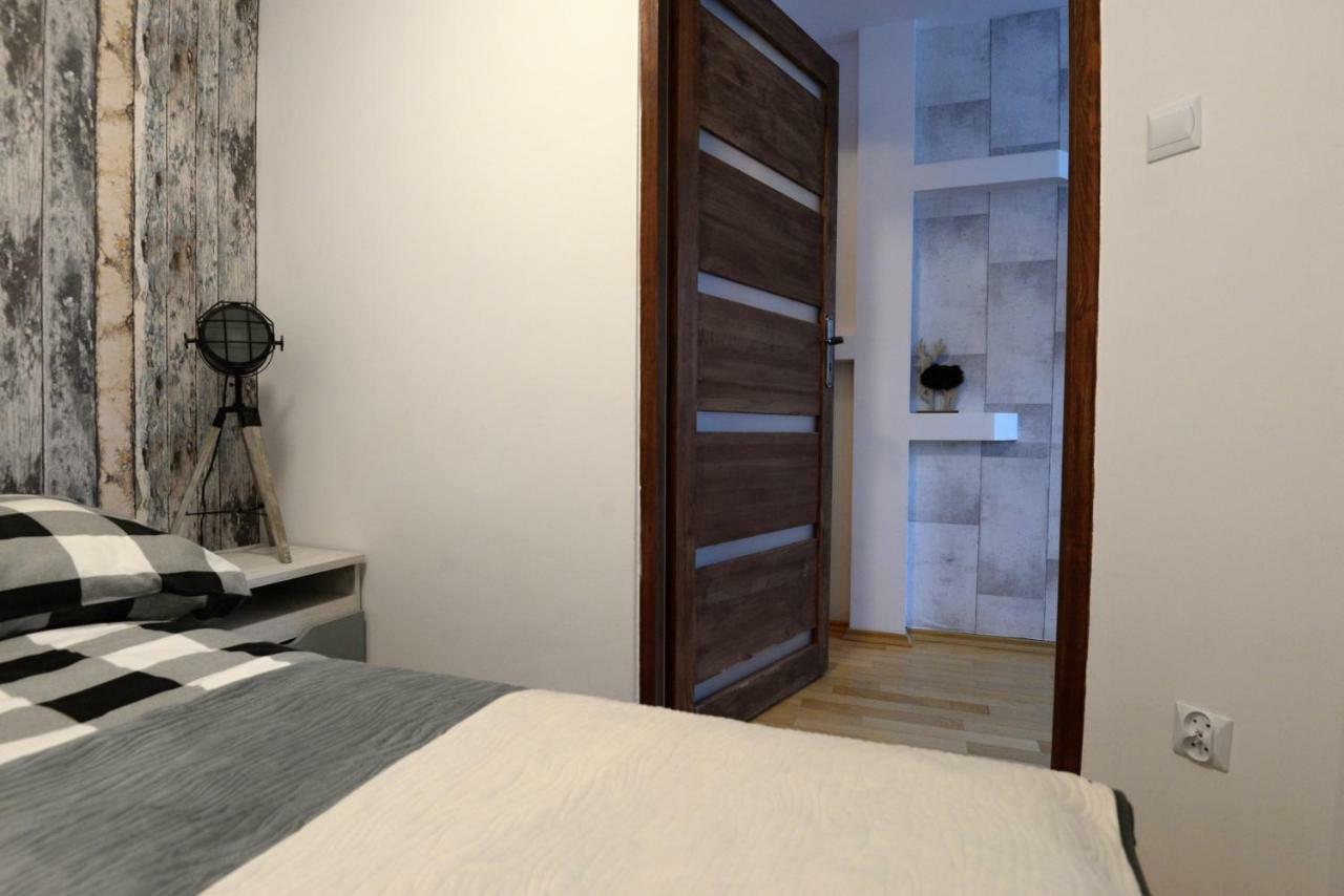Apartament Columbus Apartment Ustrzyki Dolne Exterior photo